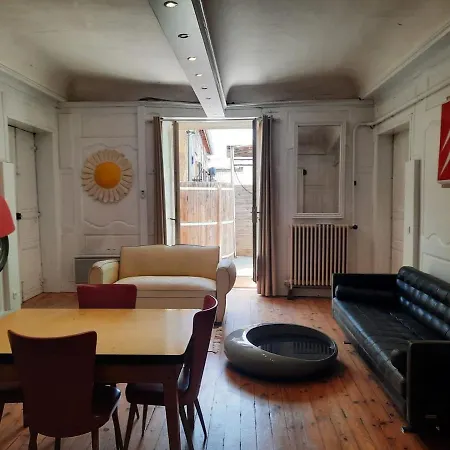 84m2 Avec Terrasse شقة *